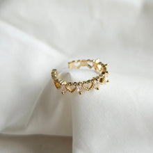 Load image into Gallery viewer, Tiny Hearts Ring (Gold)