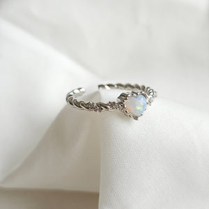 White Heart Ring