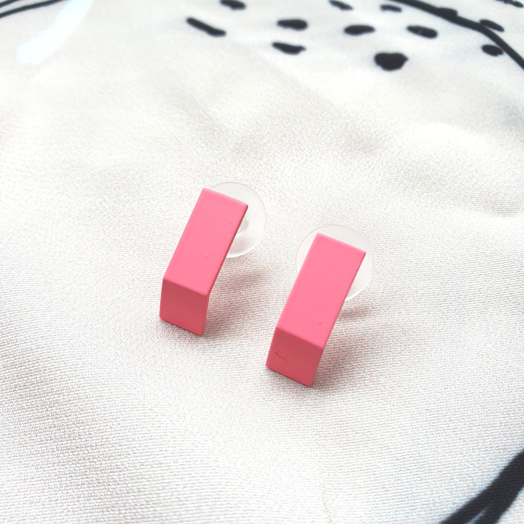 L-shaped earstuds