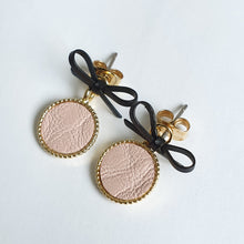 Load image into Gallery viewer, Lila III