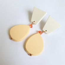 Load image into Gallery viewer, Teardrops (brown)