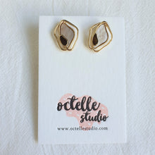 Load image into Gallery viewer, Violetta